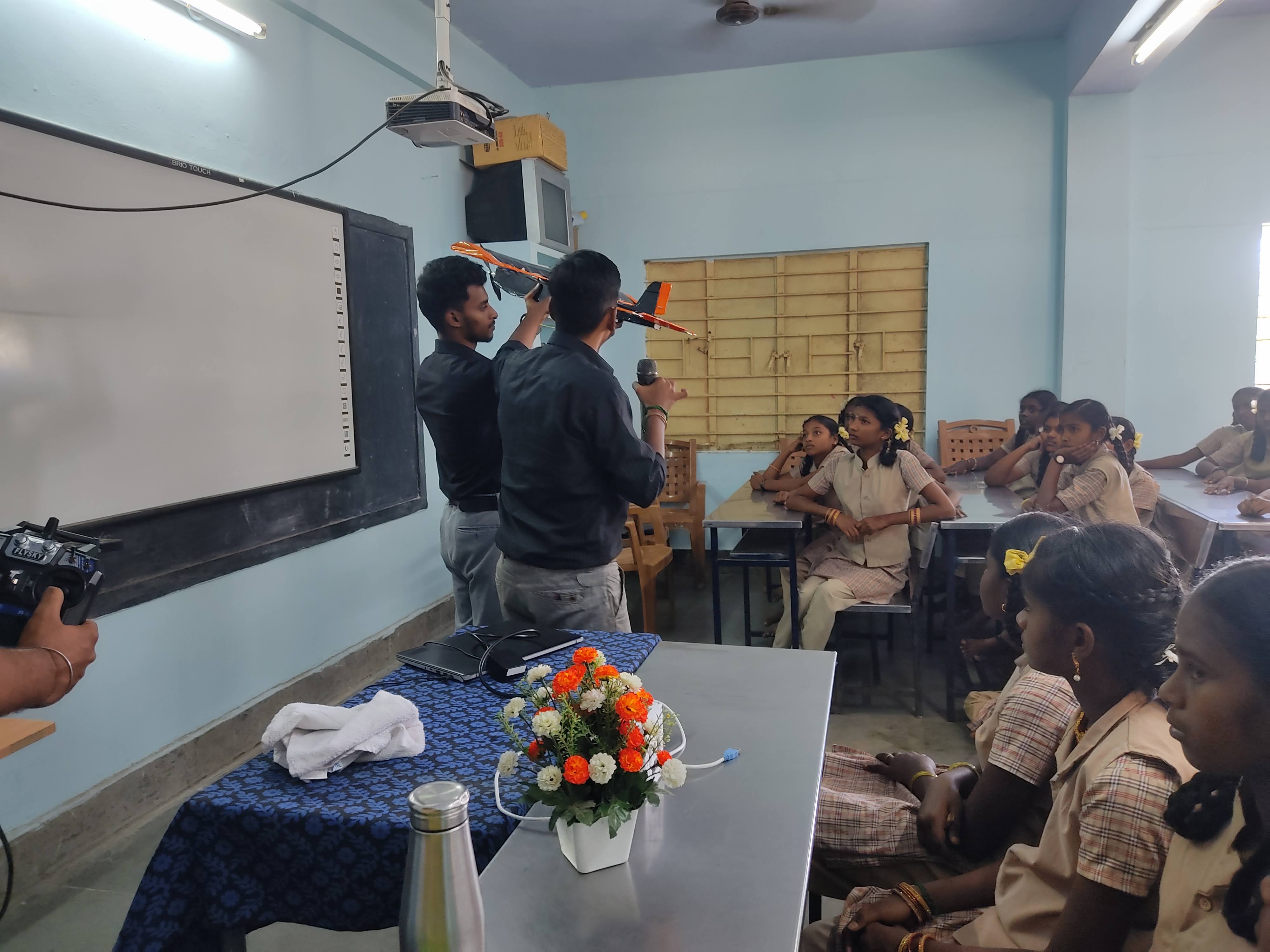 Aeromodelling boot camp for school students
